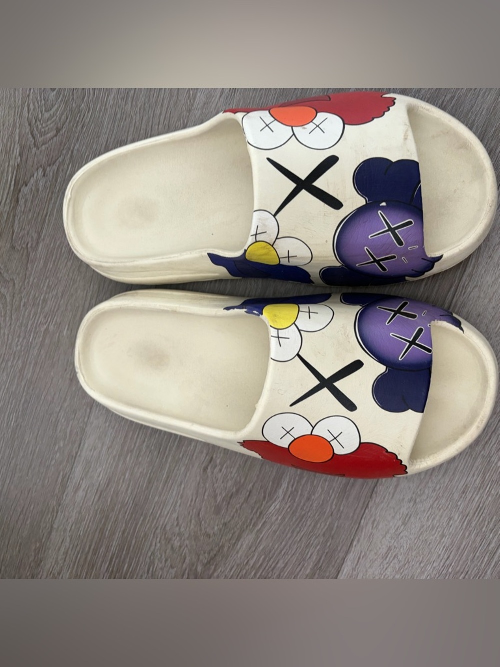 Elmo rubber‎ slides